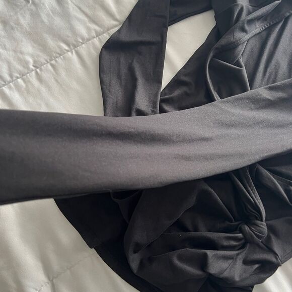 NWT Francesca’s black long sleeve wrap v neck top Size XXS - Picture 3 of 10